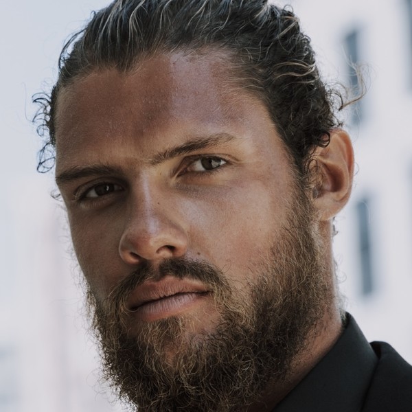 Miguel null