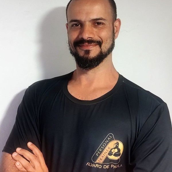 Álvaro null